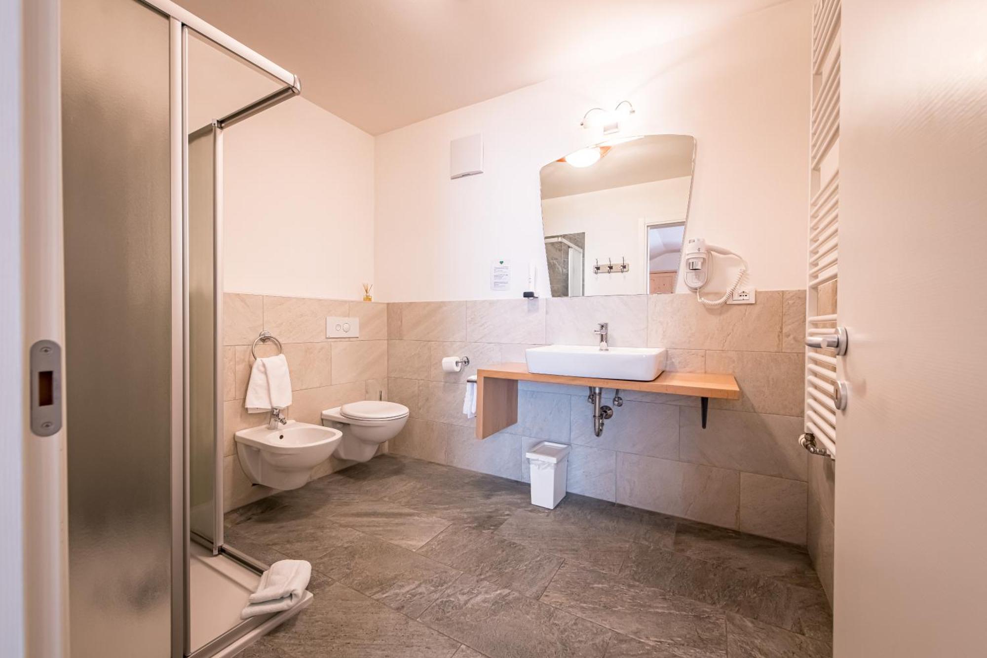 Am Schloss Guest House Brunico Esterno foto